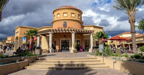 palm springs luxury outlets